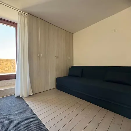 Lato Nord Il Giallo Vista E Accesso Mare Diretto * Trapani